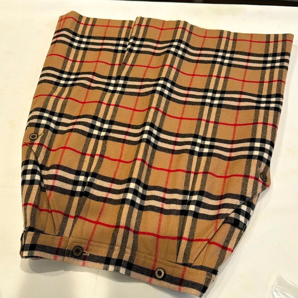 Authentic Burberry 100% wool skirt